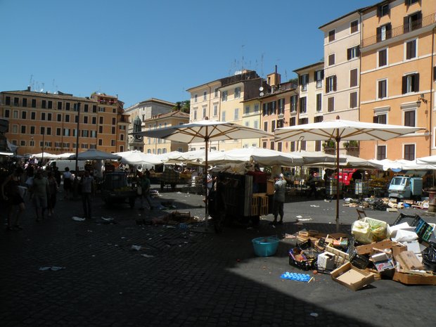  après le marché, place Campo de Fiori